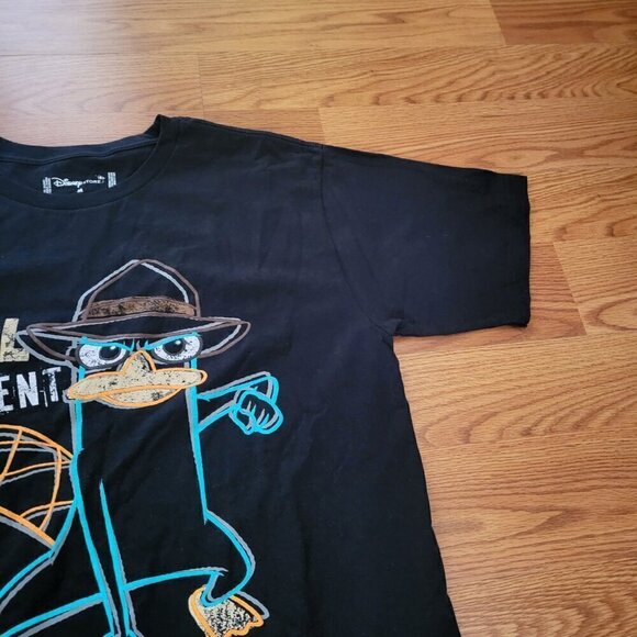 PHINEAS & FERB tee Perry the Platypus Disney Store SZ M cartoon Secret Agent P - Picture 3 of 10